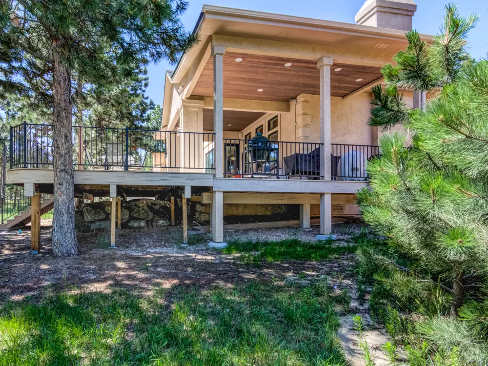 Outdoor living space by Stewart Remodeling in Colorado Springs, Colorado