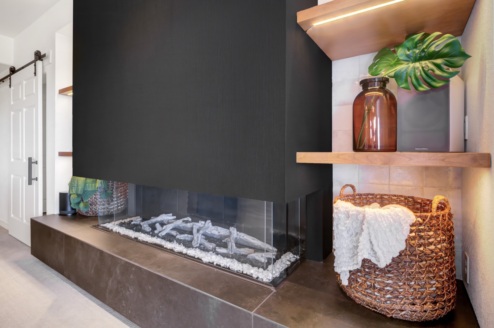 Mountain Shadows Residence - Image 9