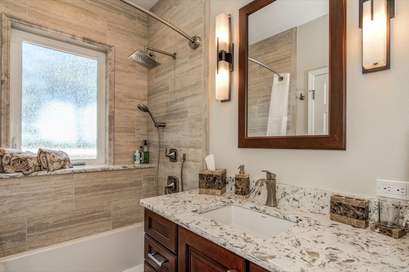 Skyway Residence - Image 4