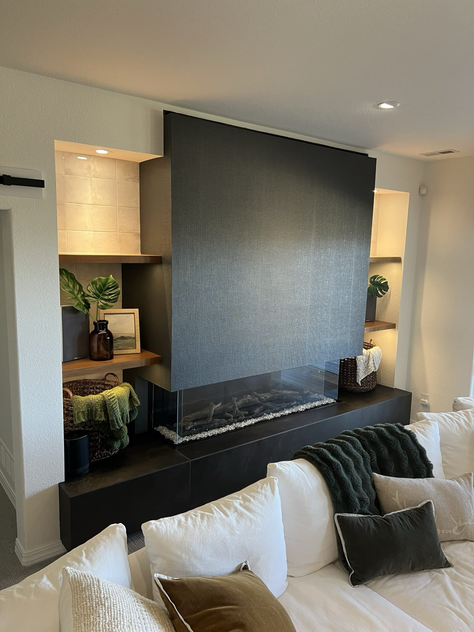 Sleek Modern - Image 2